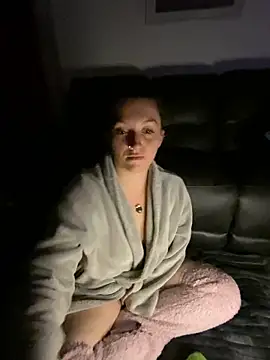 Snapshot of Stoner_BarbieXX chatting on October 2025 09:55:01 PM Stoner BarbieXX online show from October 2025 09:55:01 PM