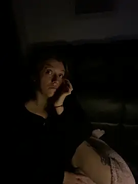 Snapshot of Stoner_BarbieXX chatting on October 2025 09:45:01 PM Stoner BarbieXX online show from October 2025 09:45:01 PM