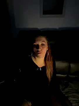 Snapshot of Stoner_BarbieXX chatting on October 2025 09:48:02 PM Stoner BarbieXX online show from October 2025 09:48:02 PM