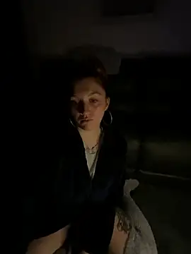 Snapshot of Stoner_BarbieXX chatting on November 2025 10:42:02 PM Stoner BarbieXX online show from November 2025 10:42:02 PM