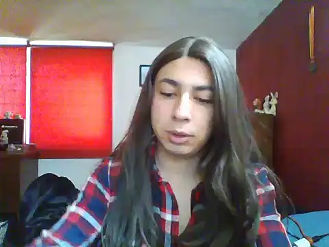 Snapshot of Yasmin_Paez99 chatting on October 2025 05:12:02 PM Yasmin Paez99 online show from October 2025 05:12:02 PM