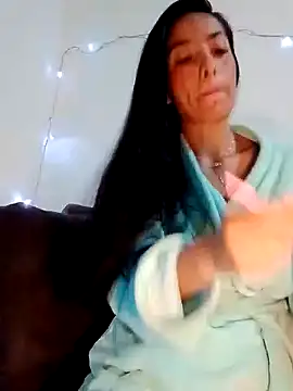 Snapshot of chloewildd_ chatting on December 2024 09:01:01 AM chloewildd online show from December 2024 09:01:01 AM