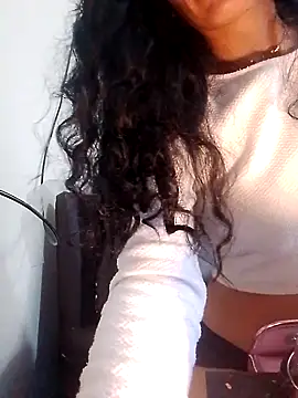 Snapshot of chloewildd_ chatting on January 2025 09:05:01 PM chloewildd online show from January 2025 09:05:01 PM