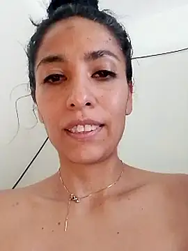 Snapshot of chloewildd_ chatting on January 2025 05:41:01 PM chloewildd online show from January 2025 05:41:01 PM