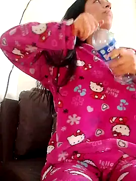 Snapshot of chloewildd_ chatting on January 2025 05:28:02 PM chloewildd online show from January 2025 05:28:02 PM