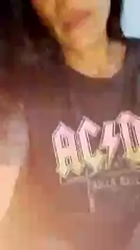 Snapshot of chloewildd_ chatting on February 2025 09:46:01 AM chloewildd online show from February 2025 09:46:01 AM