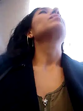 Snapshot of chloewildd_ chatting on February 2025 08:25:01 PM chloewildd online show from February 2025 08:25:01 PM