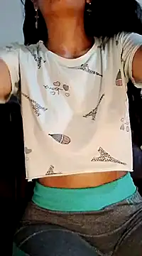 Snapshot of chloewildd_ chatting on March 2025 03:21:02 AM chloewildd online show from March 2025 03:21:02 AM