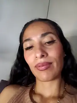 Snapshot of chloewildd_ chatting on October 2025 06:18:01 PM chloewildd online show from October 2025 06:18:01 PM