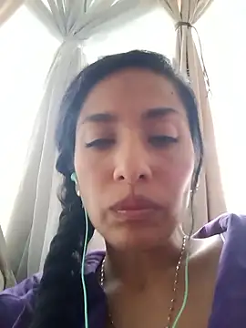 Snapshot of chloewildd_ chatting on November 2025 09:06:01 PM chloewildd online show from November 2025 09:06:01 PM