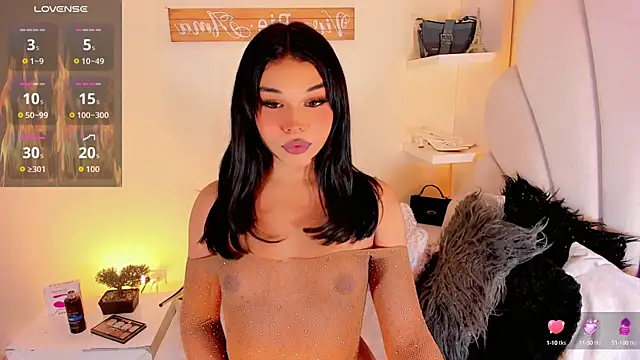 Snapshot of ValentinaMarinn chatting on October 2025 09:02:01 PM ValentinaMarinn online show from October 2025 09:02:01 PM