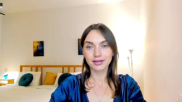 LovelyeeMia online show from December 2024 06:55:01 PM