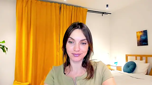 LovelyeeMia online show from December 2024 07:43:01 PM