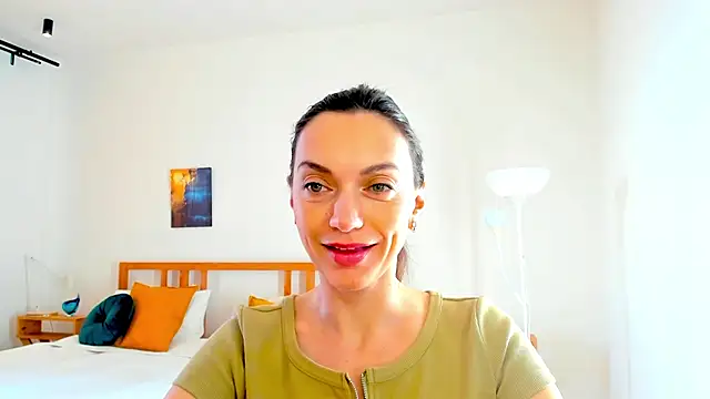 LovelyeeMia online show from December 2024 06:35:01 AM