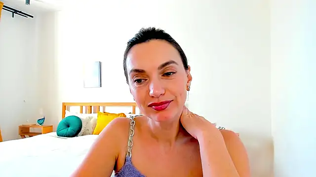 LovelyeeMia online show from December 2024 11:17:01 AM