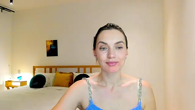 LovelyeeMia online show from December 2024 02:22:02 PM