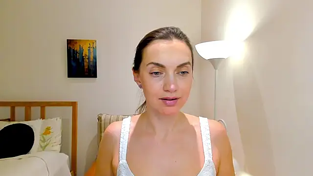 LovelyeeMia online show from December 2024 01:42:02 PM