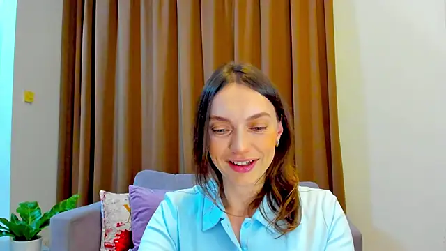 LovelyeeMia online show from October 2025 12:03:02 PM