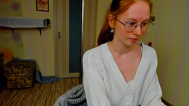 Fire Luna online show from October 2025 04:54:01 AM