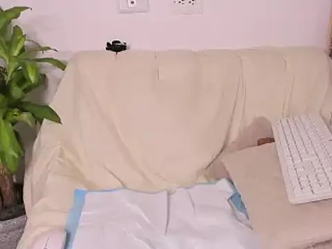 Snapshot of lulu_rrussell chatting on January 2025 06:52:02 AM lulu rrussell online show from January 2025 06:52:02 AM