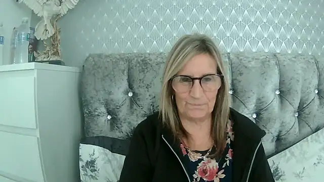 Additive Mature Linda online show from September 2025 01:13:01 PM