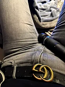 Snapshot of Ana-05 chatting on September 2025 05:51:02 PM Ana-05 online show from September 2025 05:51:02 PM