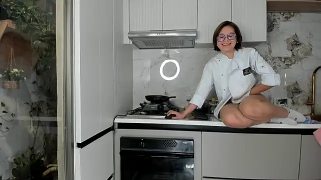 Hellen coy online show from February 2025 06:47:02 PM