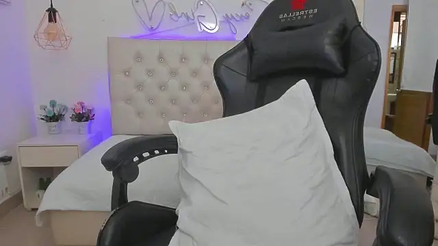 Zoeth Ruiz online show from January 2025 03:22:02 PM