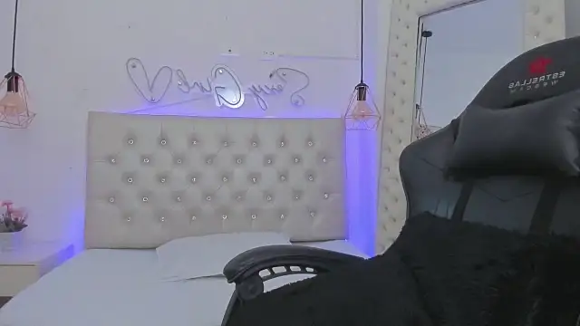 Zoeth Ruiz online show from February 2025 06:21:01 PM