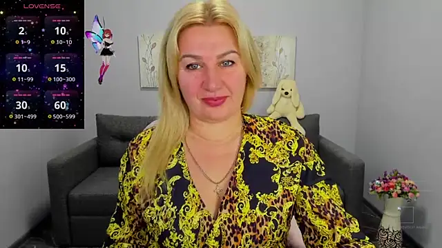 Lili Crossi online show from October 2025 05:51:02 AM