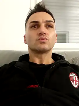 Snapshot of belmorettto chatting on November 2025 05:34:02 PM belmorettto online show from November 2025 05:34:02 PM