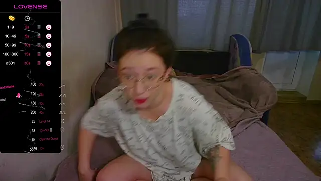 Chloe strip online show from October 2025 01:57:01 AM