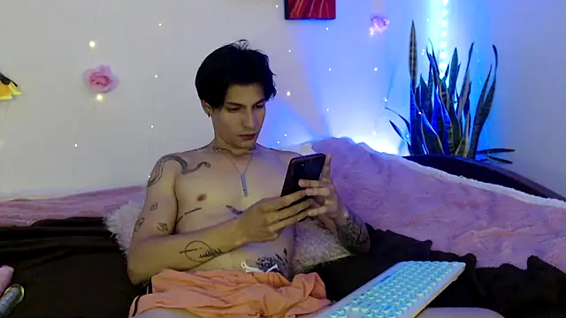 Apolo Hidalgo01 online show from December 2024 03:50:02 PM