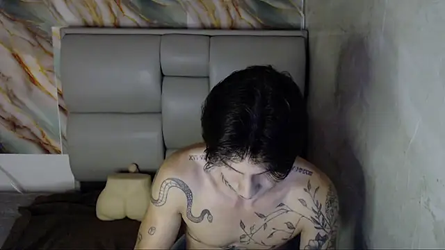 Apolo Hidalgo01 online show from October 2025 10:08:01 PM