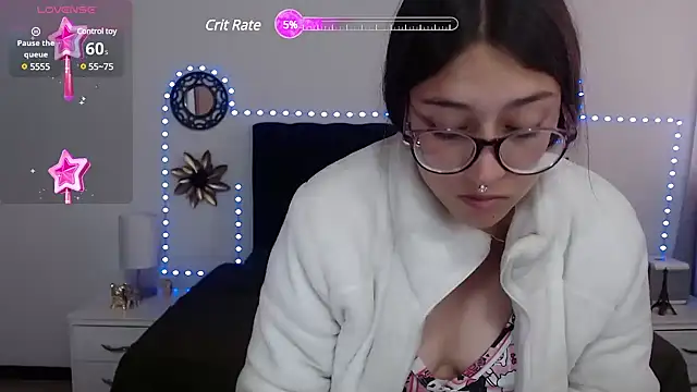 Snapshot of zoe_sweet5 chatting on March 2025 02:02:02 PM zoe sweet5 online show from March 2025 02:02:02 PM