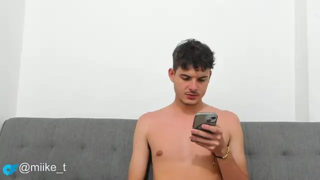 Snapshot of im_miike chatting on March 2025 08:16:01 AM im miike online show from March 2025 08:16:01 AM