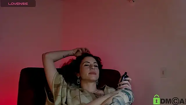 Snapshot of Borbala_Iggy chatting on December 2024 10:57:02 PM Borbala Iggy online show from December 2024 10:57:02 PM