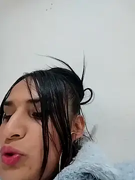 Snapshot of Pussycat_9999 chatting on December 2024 08:04:01 PM Pussycat 9999 online show from December 2024 08:04:01 PM