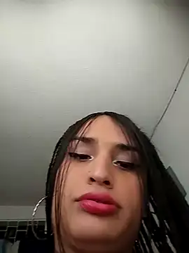 Snapshot of Pussycat_9999 chatting on January 2025 05:08:01 PM Pussycat 9999 online show from January 2025 05:08:01 PM