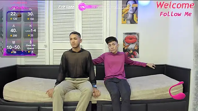 Snapshot of StrawwBoys chatting on December 2024 02:39:01 AM StrawwBoys online show from December 2024 02:39:01 AM