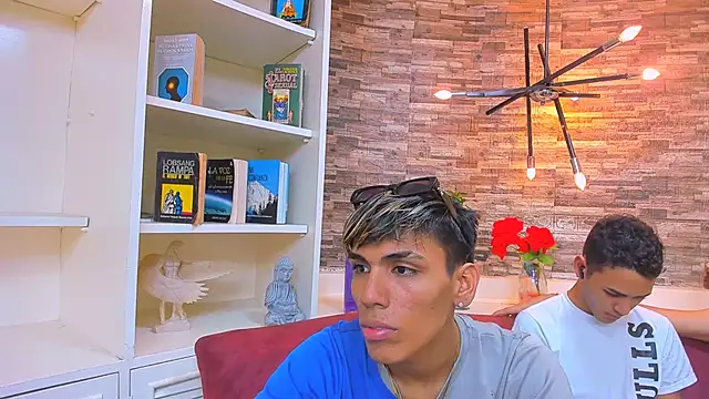 Snapshot of StrawwBoys chatting on January 2025 09:46:01 PM StrawwBoys online show from January 2025 09:46:01 PM