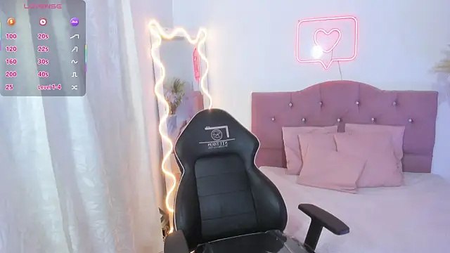 Snapshot of kendra_tay chatting on December 2025 04:40:02 AM kendra tay online show from December 2025 04:40:02 AM