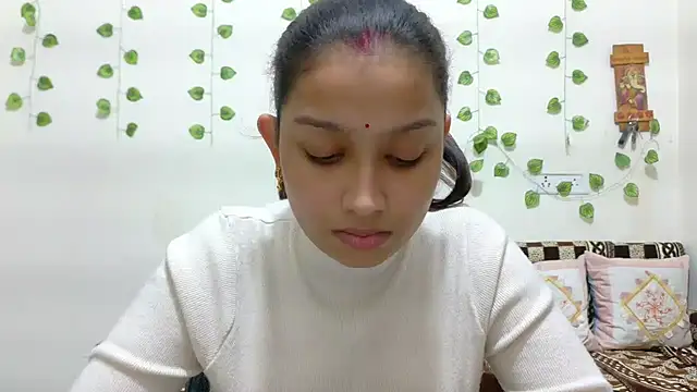 Aleena Rai online show from November 2025 07:37:01 PM