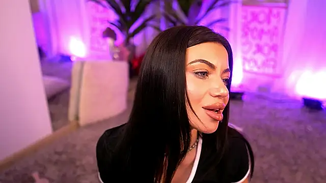 EsmeeLuv online show from February 2025 05:12:01 AM