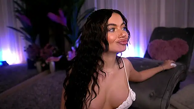 EsmeeLuv online show from March 2025 04:11:02 PM