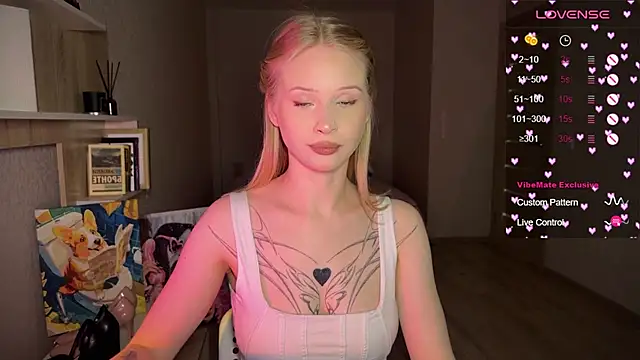 lisa barbie online show from October 2025 06:28:02 PM