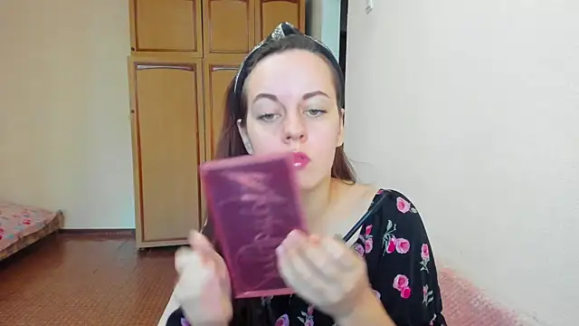 Sabrina Lavv online show from September 2025 11:43:02 AM