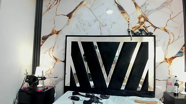 KarinaSimonz online show from September 2025 08:19:01 PM