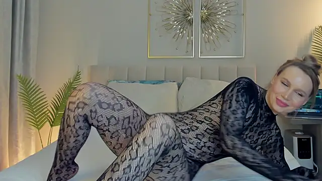    Cindy    online show from January 2025 06:49:01 PM