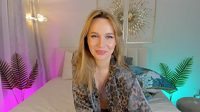    Cindy    online show from January 2025 08:34:02 PM